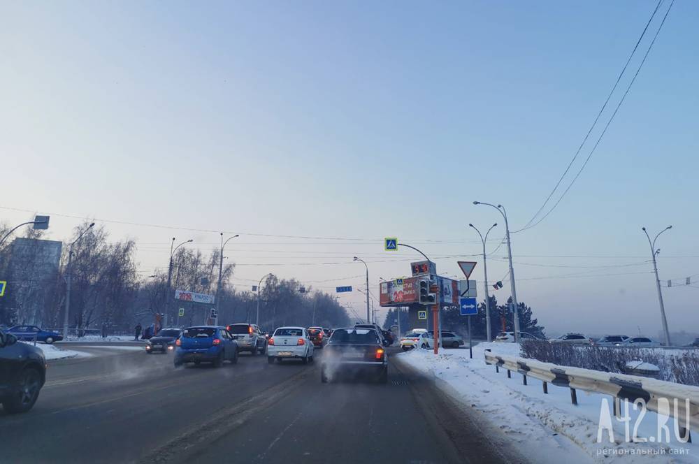 В Кемерове на пересечении Притомского и Октябрьского проспектов отключились светофоры