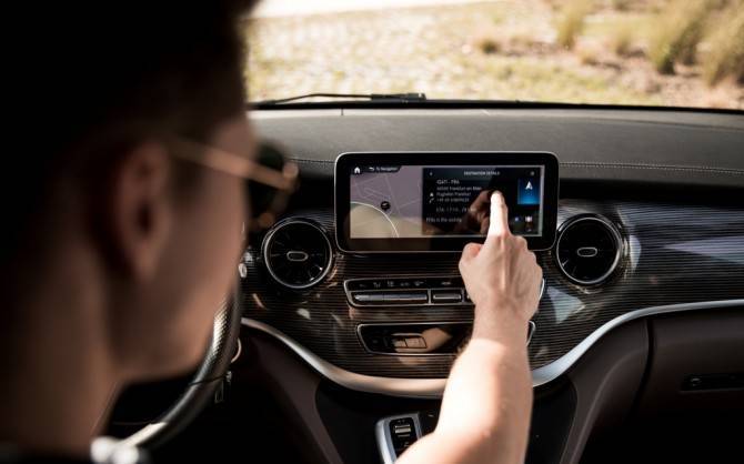 Mercedes-Benz V-Класса получит мультимедийную систему MBUX
