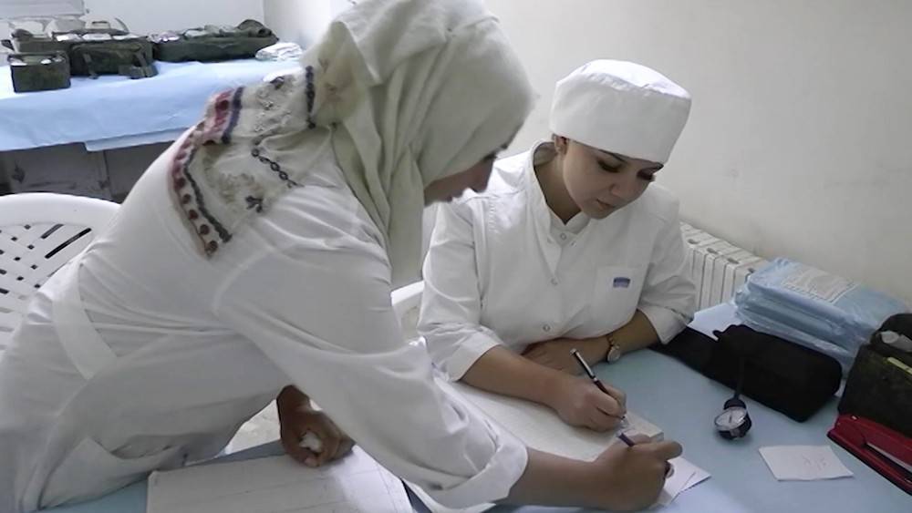 Российские врачи приступили к работе в сирийском городе Камышлы