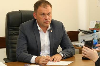 Мэр российского города объяснил покупку елки втрое дороже кремлевской