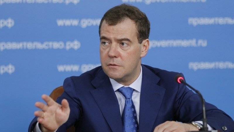 Приоритетом социальной политики является развитие медицины, заявил Медведев
