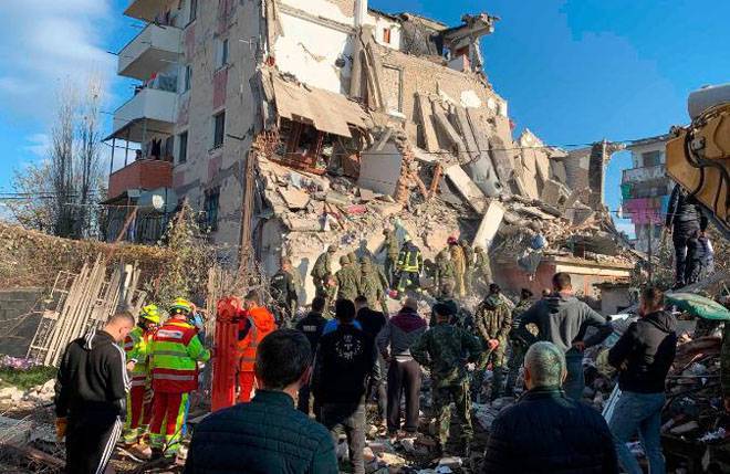 Число жертв землетрясения в Албании выросло до 40