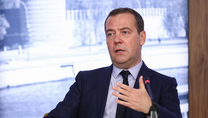 Главное, сколько придет бумажек: Медведев предложил объединить надзорные функции