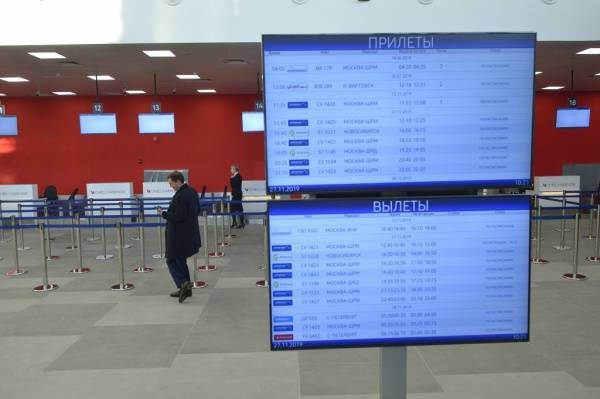 В аэропорту Челябинска задержали женщину за курение в самолете