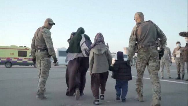 Казахстан вывез из Ирака 14 своих детей: их матери осуждены за терроризм