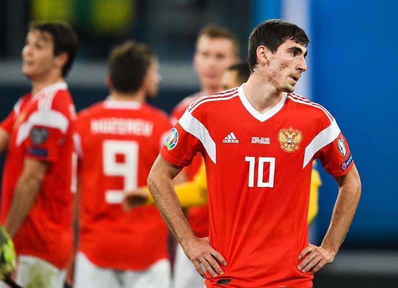 Сборная России опустилась на 38-ю строчку в рейтинге ФИФА