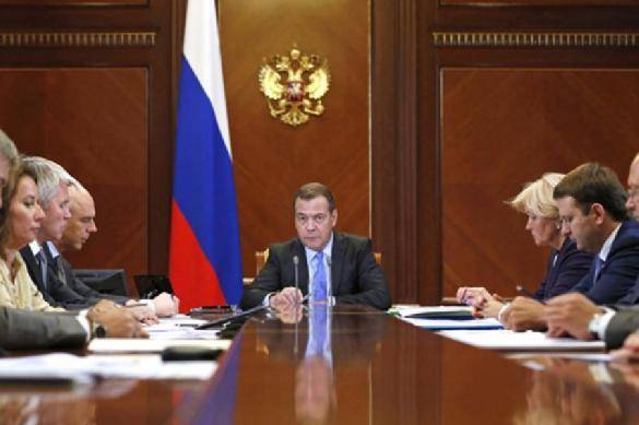 Медведев призвал системно регулировать надзорную деятельность