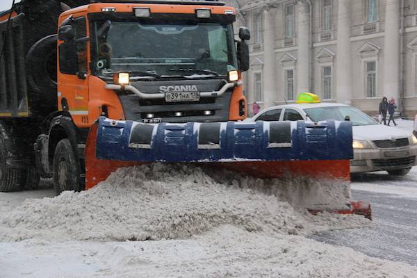 В Петербурге на зиму закупили 100 тонн соли