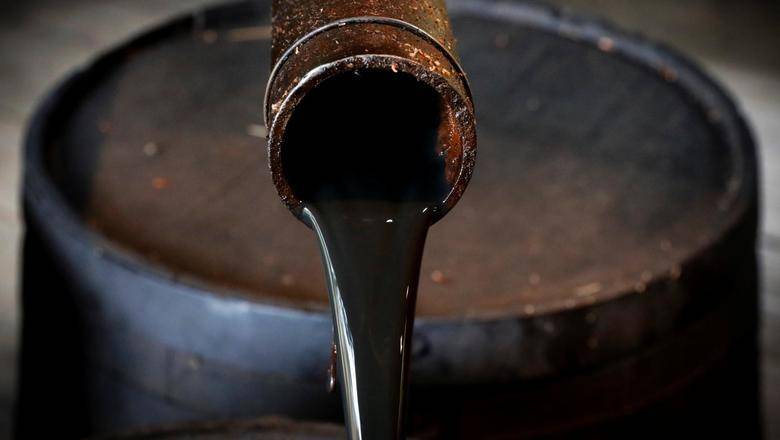 Цены на нефть снизились после вчерашних рекордов
