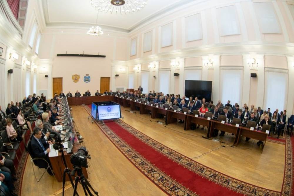 Депутаты регионального собрания приняли бюджет Псковской области на 2020 год