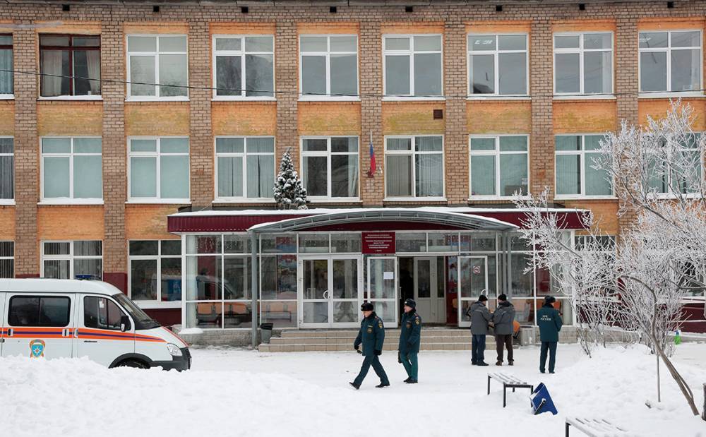 В Перми суд оправдал охранницу школы, где подростки напали с ножами на детей