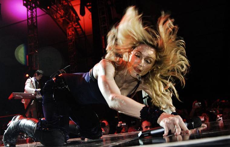 Мадонна отменила три концерта из-за «непереносимой боли»