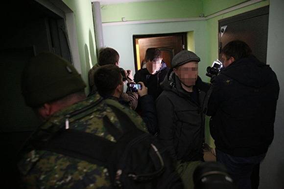 Квартиру, где жила семья погибшего в Екатеринбурге мальчика, покинули следователи