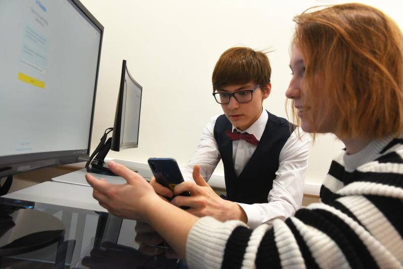 Рособрнадзор подписал рекомендации по использованию телефонов в школах