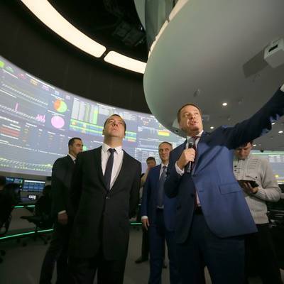 Медведев: в России необходимо создать цифровую систему госуправления