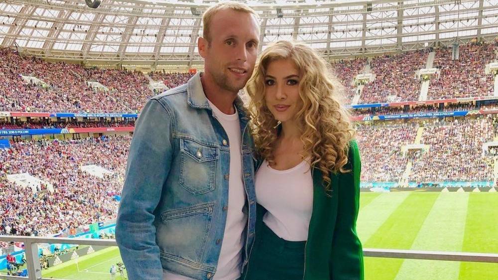 Жена футболиста Глушакова отсудила у него 42 миллиона рублей
