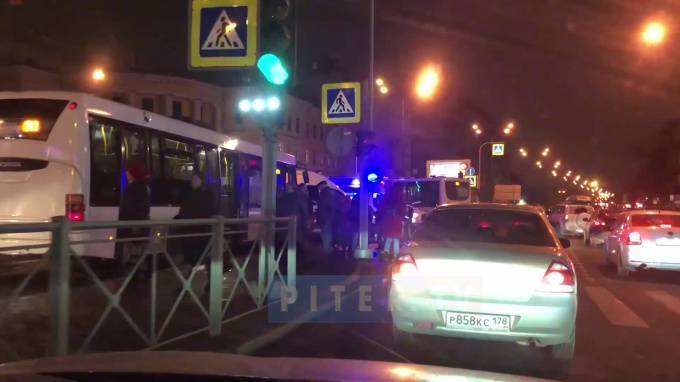 Петербурженку сбил автобус на Лиговском проспекте