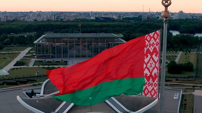 Стало известно отношение белорусов к России