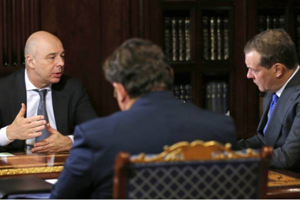 Слишком много проверяющих: Медведев с Силуановым вновь заговорили о «гильотине»