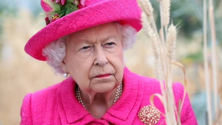 Елизавета II может покинуть трон в ближайшие полтора года