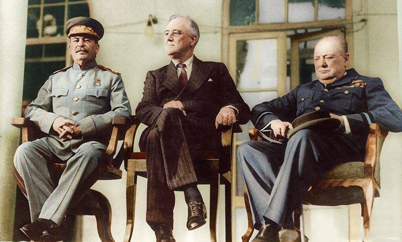 Календарь: 28 ноября - Сталин, Рузвельт и Черчилль решили судьбу мира