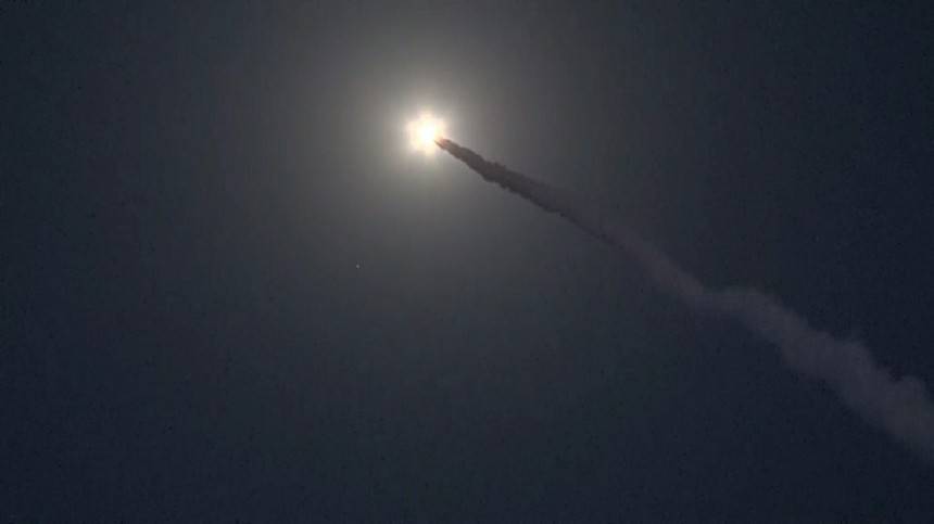 Полет ракеты «Тополь-М» приняли за корабль пришельцев — видео
