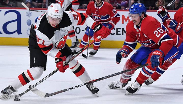 Хоккеист "Нью-Джерси" Гусев назван третьей звездой дня в НХЛ