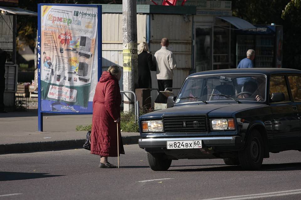 На смартфоны хотят предустанавливать российское приложение, предупреждающее пешеходов об автомобилях