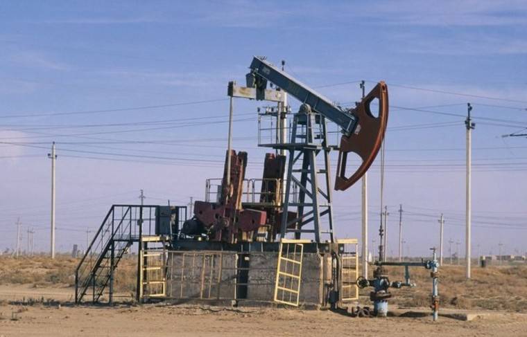 В ОПЕК+ договорились продлить соглашение о сокращении добычи нефти