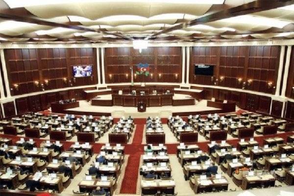 Парламент Азербайджана рассмотрит вопрос о самороспуске на следующей неделе