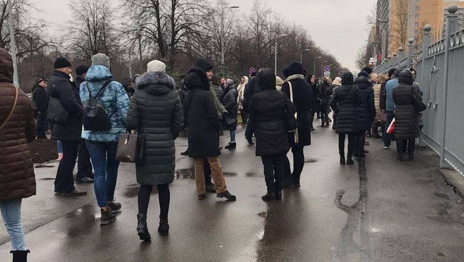В Петербурге второй день подряд массово эвакуируют суды