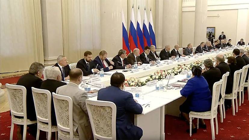 Путин в Нальчике проводит Совет по межнациональным отношениям