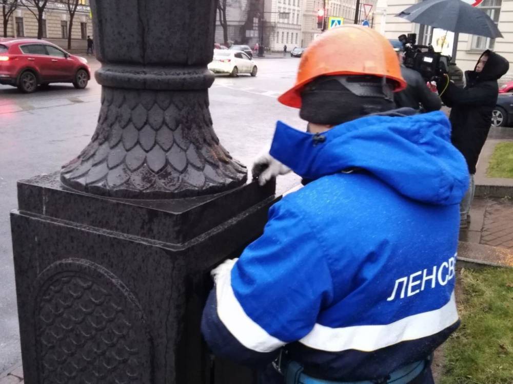 Новогодние украшения в Петербурге потребляют мощность 200 тыс. электрочайников