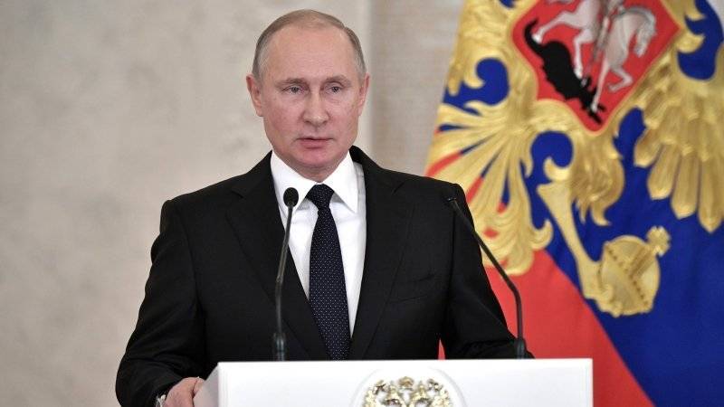 Путин призвал к жесткой борьбе с распространением экстремизма в России