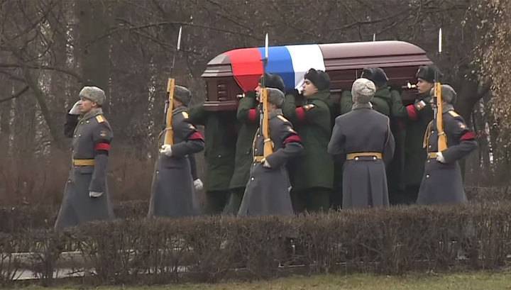 Разведчицу Гоар Вартанян похоронили рядом с мужем на Троекуровском кладбище