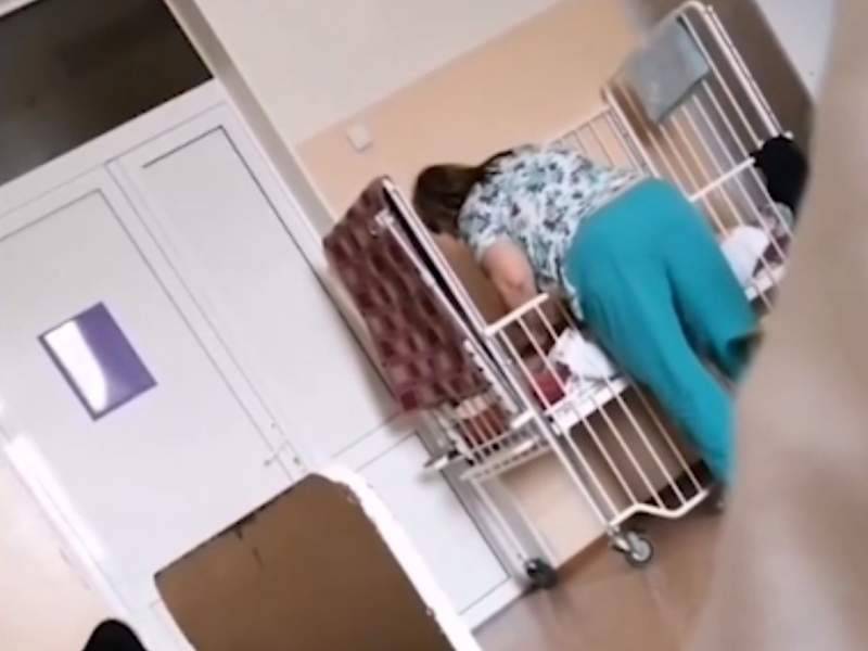 Истязание ребенка с синдромом Дауна в иркутской больнице засняли на видео