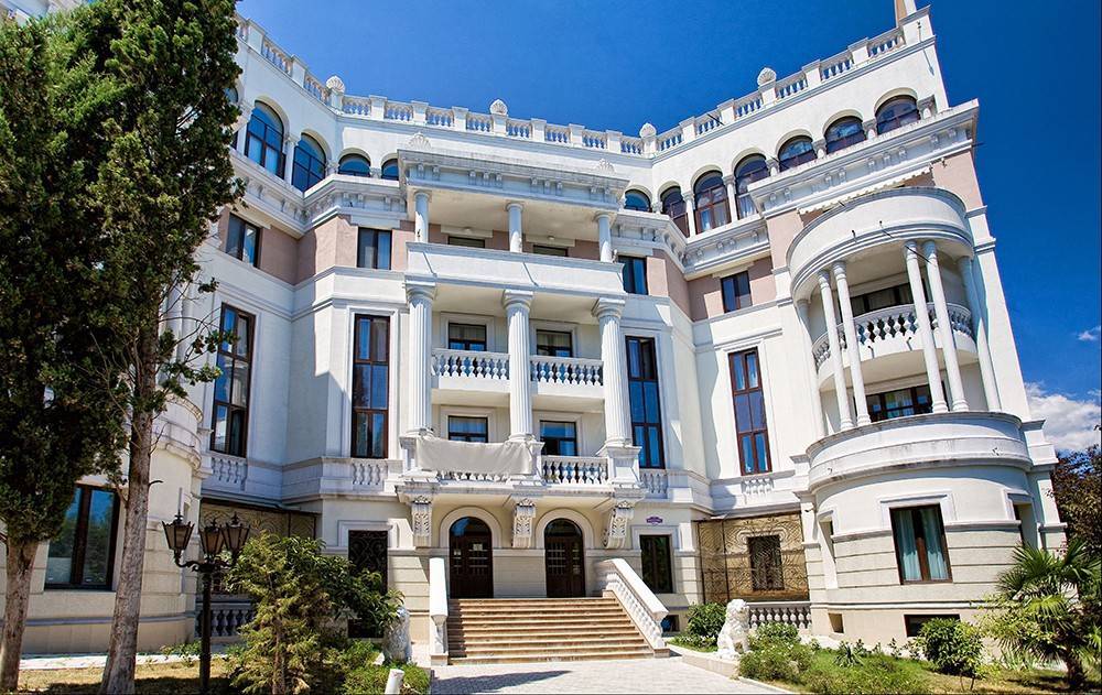 Зеленский "по-тихому" пытается продать квартиру в Крыму