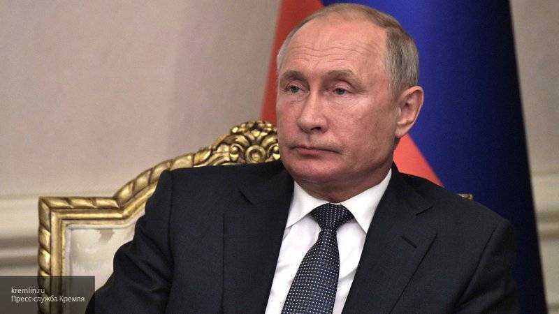 Путин заявил о необходимости отсекать риски, связанные с распространением экстремизма в РФ