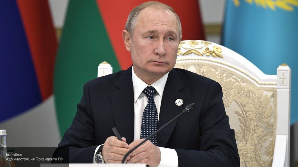 Путин отметил важность пресечения рисков распространения экстремизма в России