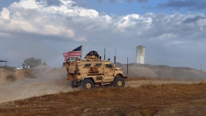 США усиливают военное присутствие в Сирии для незаконного вывоза нефти