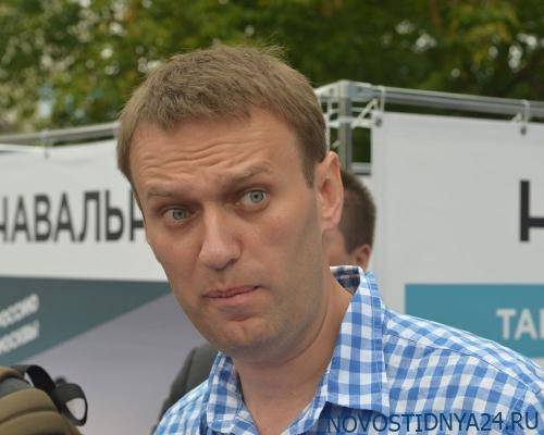 Навальный сел в лужу с УГ, оказавшись брошенным даже «спойлерами»