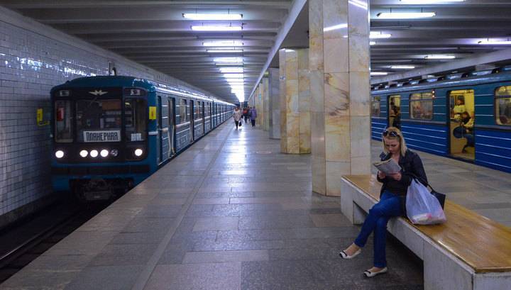 Спасен пассажир, упавший на рельсы в московском метро