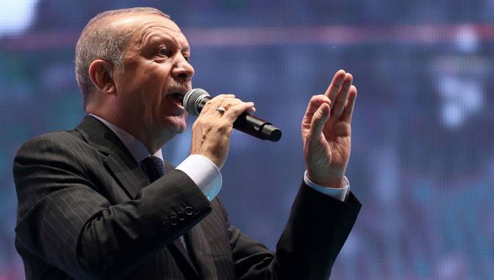 После тирады Эрдогана о мозге Макрона посла Турции вызвали в МИД Франции