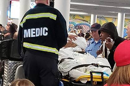Многодетная мать родила ребенка сразу после приземления самолета в аэропорту