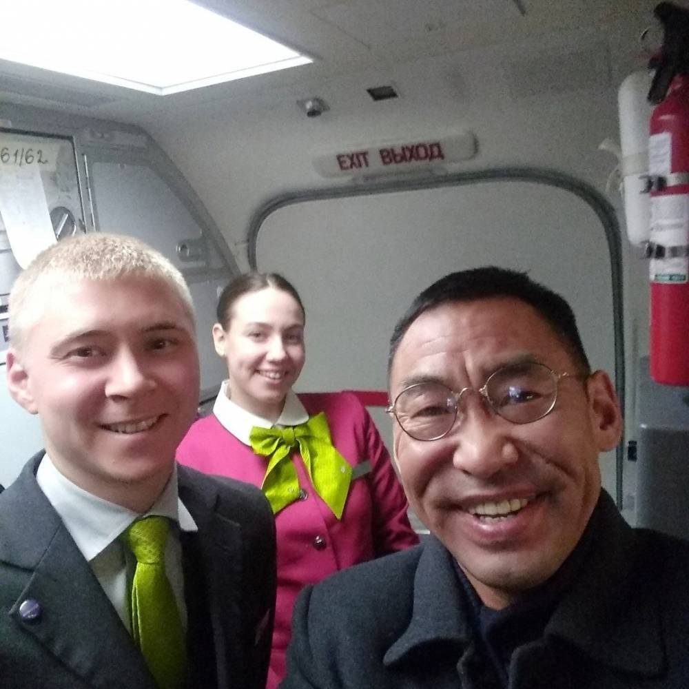 Врач из Якутии спас пассажира во время полета в Новосибирск