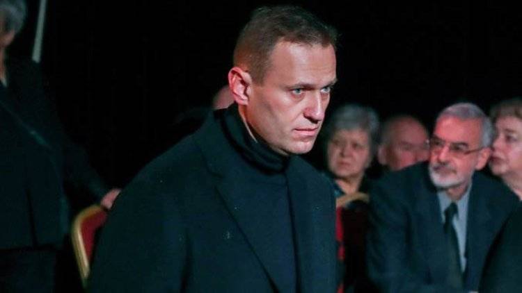 Навального и его подельников упрекнули в безголовости после провального перформанса у МГД