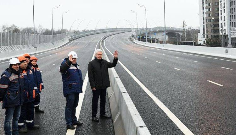 Собянин открыл мост через канал имени Москвы