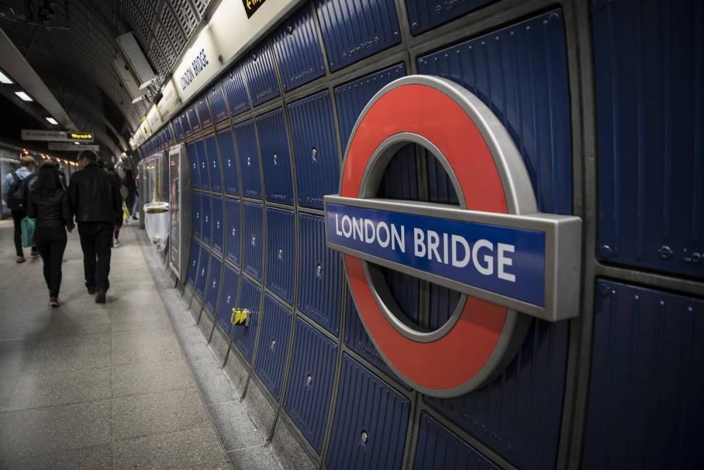 Теракт в центре Лондона: застрелен террорист, резавший ножом прохожих