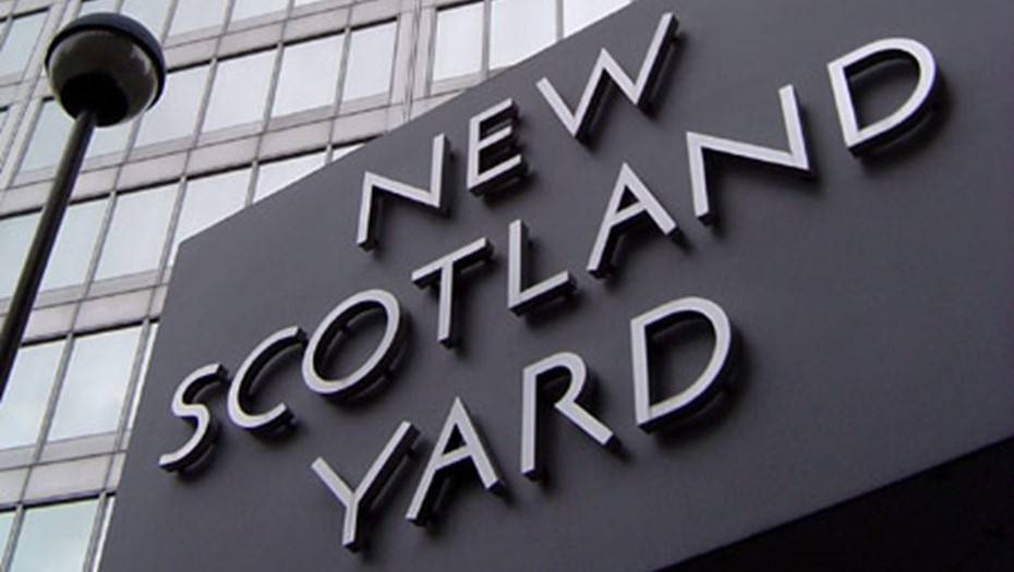 Скотленд-Ярд рассказал о муляже бомбы на теле напавшего с ножом на прохожих в Лондоне