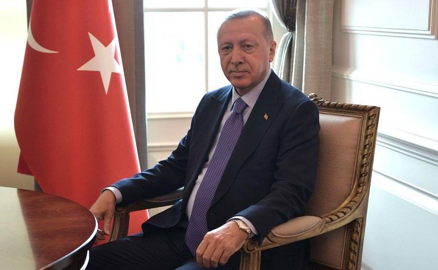 Эрдоган посоветовал Макрону проверить мозг